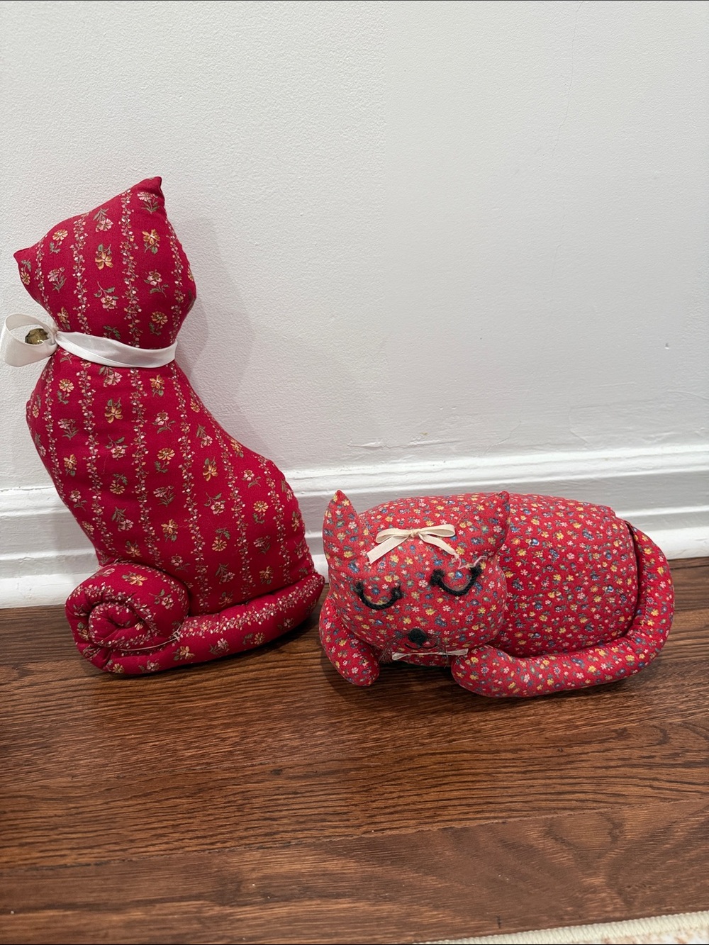 Handcrafted Red Floral Cat Pillow Décor